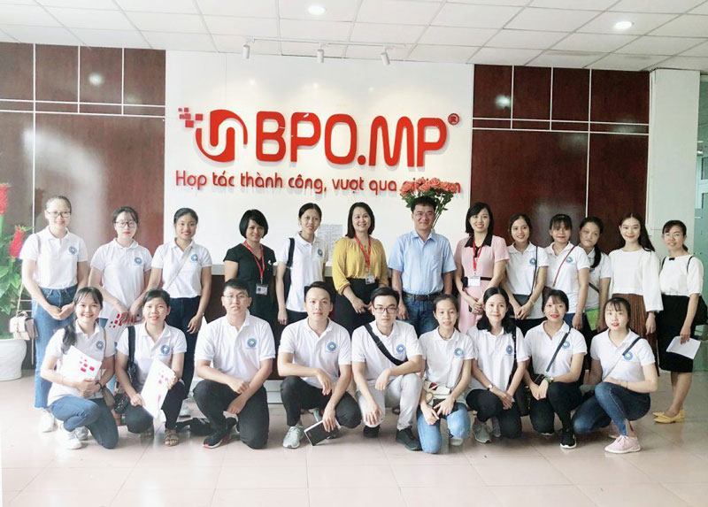 STUDENTS OF HUE COLLEGE OF ECONOMIC – HUE UNIVERSITY VISIT BPO.MP LTD., CO.
