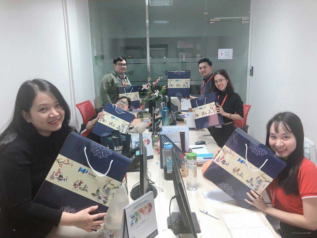 MP.BPO GIVES NEW YEAR GIFTS – 2021 TO EMPLOYEES