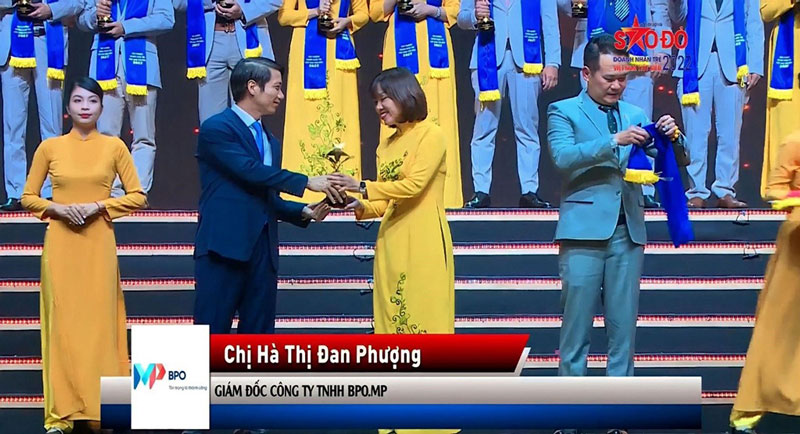 RED STAR AWARD 2022 HONORS FEMALE CEO PIONEERING IN THE BPO INDUSTRY